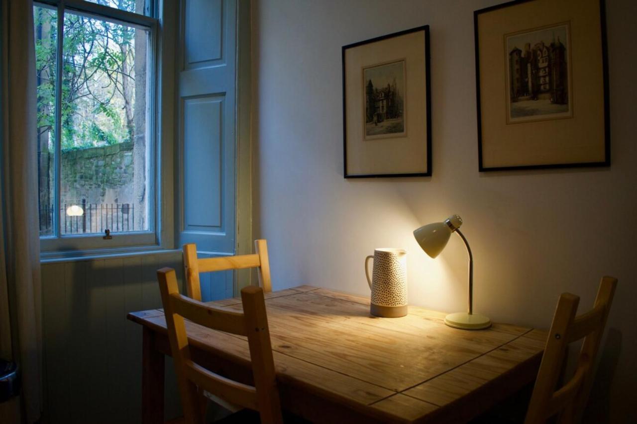 Central 3 Bedroom Next To Leafy Meadows エディンバラ エクステリア 写真